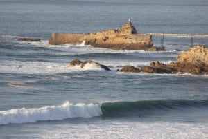 Biarritz: Cours de surf sur la côte Basque.
