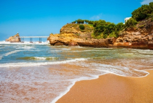 Biarritz: Express Walk with a Local in 60 minutes