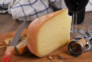 Biarritz: Culture and Food Walking Guided Tour