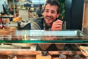 Biarritz: Culture and Food Walking Guided Tour