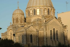 Biarritz: Walking Tour with a true native Basque !