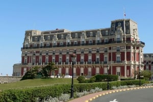 Biarritz: Walking Tour with a true native Basque !