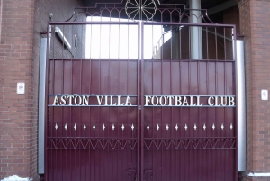 Birmingham : match de football de l'Aston Villa FC à Villa Park