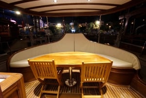 Bodrum: cruzeiro de barco privado durante todo o dia com almoço