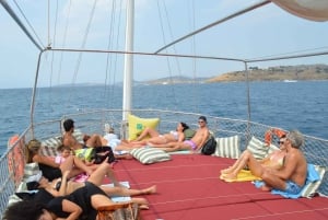 Bodrum : excursion en bateau sur l'île noire avec déjeuner