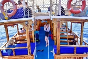 Bodrum: Passeio de barco pelas praias e ilhas com almoço