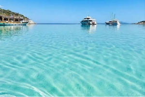 ボドルム：オラク島ボートツアー（ランチとオプション送迎付き）