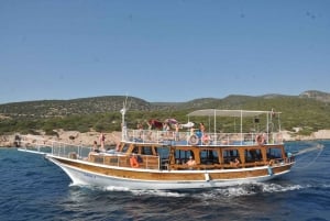 Passeio de barco pela ilha de Orak em Bodrum