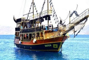 Bodrum: Piratbåtstur med BBQ-lunch och valfri upphämtning