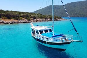 Bodrum: tour en barco privado con snorkel y almuerzo