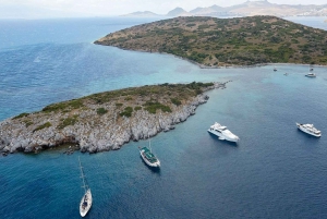 Bodrum: Private Island Boat Tour with Lunch