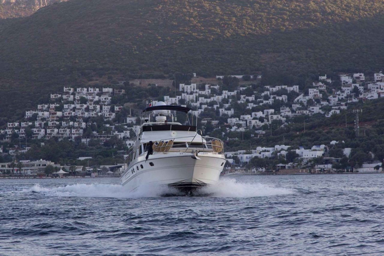 Bodrum: Private Motoryacht Tour with swimming stops & lunch