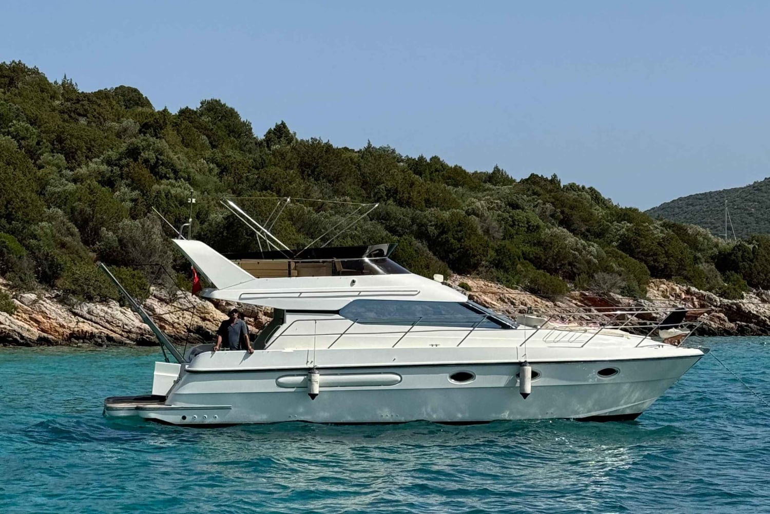 Bodrum: Privat motorbåtstur med badstopp och lunch