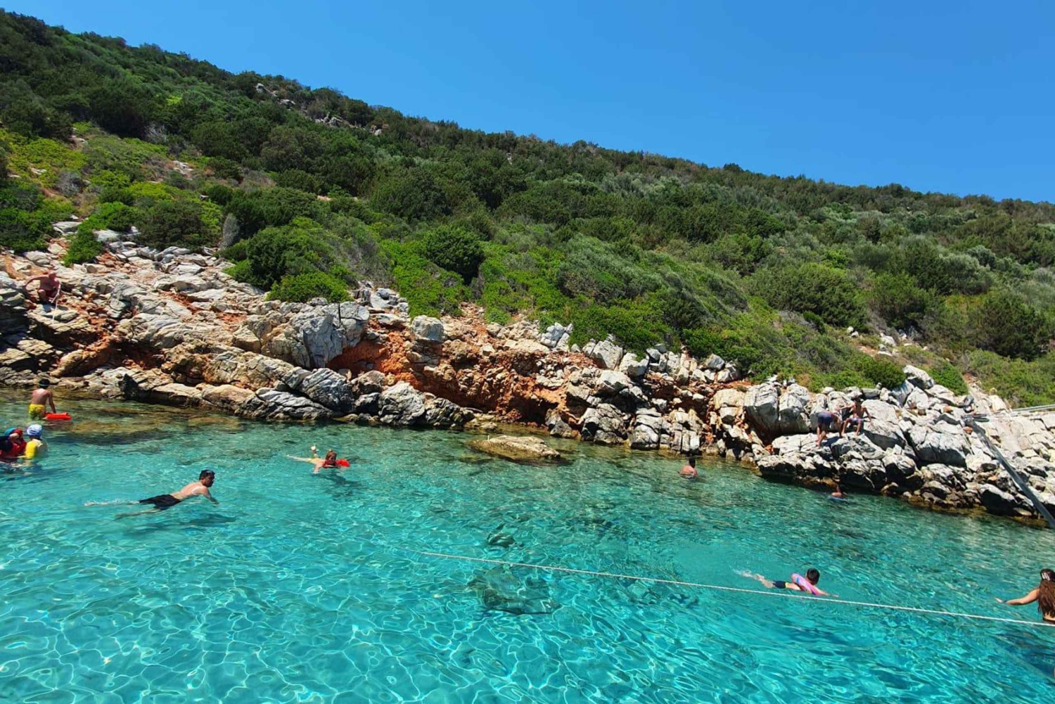 Bodrum: Privat motorbåtstur med badstopp och lunch