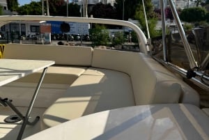 Bodrum: Prywatna wycieczka jachtem motorowym z postojami na pływanie i lunchem
