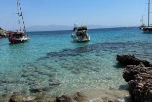 Bodrum: Prywatna wycieczka jachtem motorowym z postojami na pływanie i lunchem