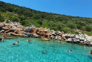 Bodrum: Privat motorbåtstur med badstopp och lunch