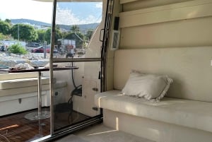 Bodrum: Privat motorbåtstur med badstopp och lunch