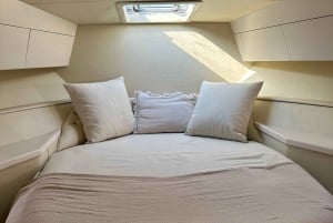 Bodrum: Privat motorbåtstur med badstopp och lunch