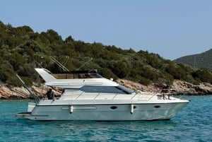 Bodrum: Excursión privada en yate al atardecer con cena ligera
