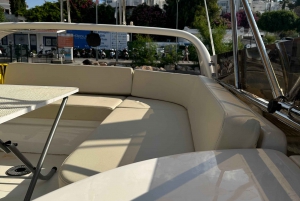 Bodrum: Excursión privada en yate al atardecer con cena ligera