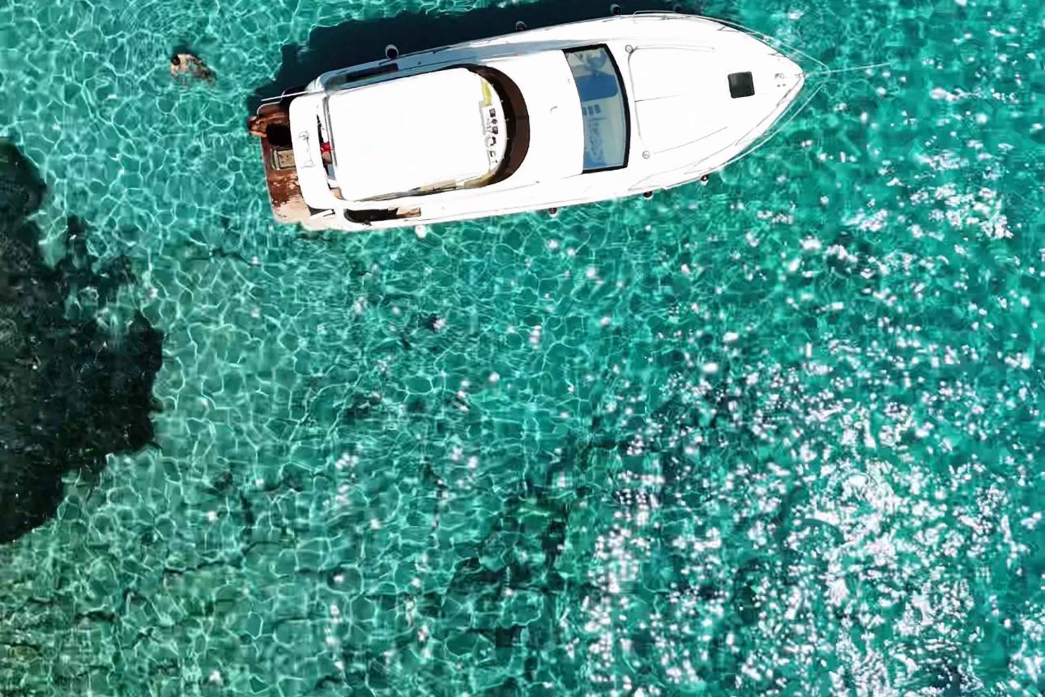 Bodrum: Excursión privada en yate al atardecer con cena ligera