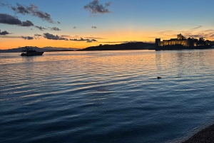 Bodrum: Excursión privada en yate al atardecer con cena ligera