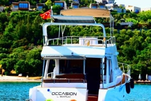 Ontdek de verborgen parels van Bodrum tijdens een privé-jachttocht van 3 uur