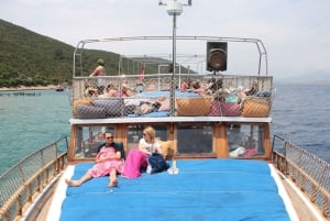 From Bodrum: Full-Day Boat Trip with Lunch and Drinks