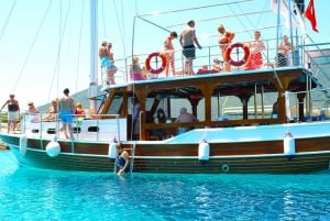 Da Bodrum: gita in barca sull'isola di Orak con soste per nuotare e pranzo