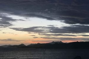 Da Bodrum: tour privato in barca al tramonto con cena e nuoto