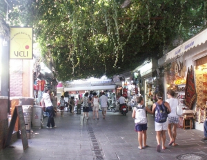 Bodrum Town Center by Real Distan