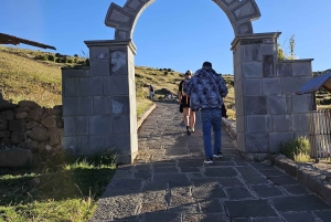 2-dagers tur fra Puno: Uros, Amantani og Taquile-øyene