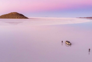 2 jours de voyage privé aller-retour entre le Chili et les plaines salées d'Uyuni