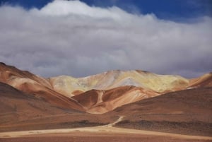 2-dagers rundtur fra Chile til Uyuni Salt Flats