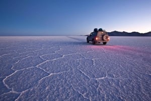 2D tour to the Salar de Uyuni with pickup and accommodation