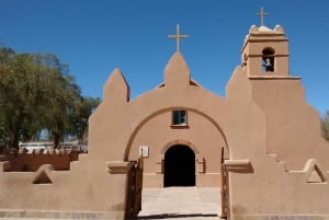 4D/3N SAN PEDRO DE ATACAMA-UYUNI (MENO-PALUU) JAETTU PALVELU