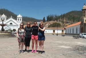 Detrás: tour a pie de textiles e historia