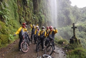 Bolivia: Death Road Bike Tour with Lunch and Hotel Transfer