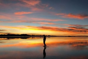 Bolivien: Sonnenaufgang auf den Salar de Uyuni Salzebenen