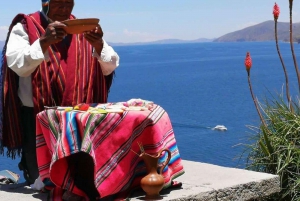 Katamaraani Titicaca-järvellä ja vierailu Isla del Sol -saarelle.