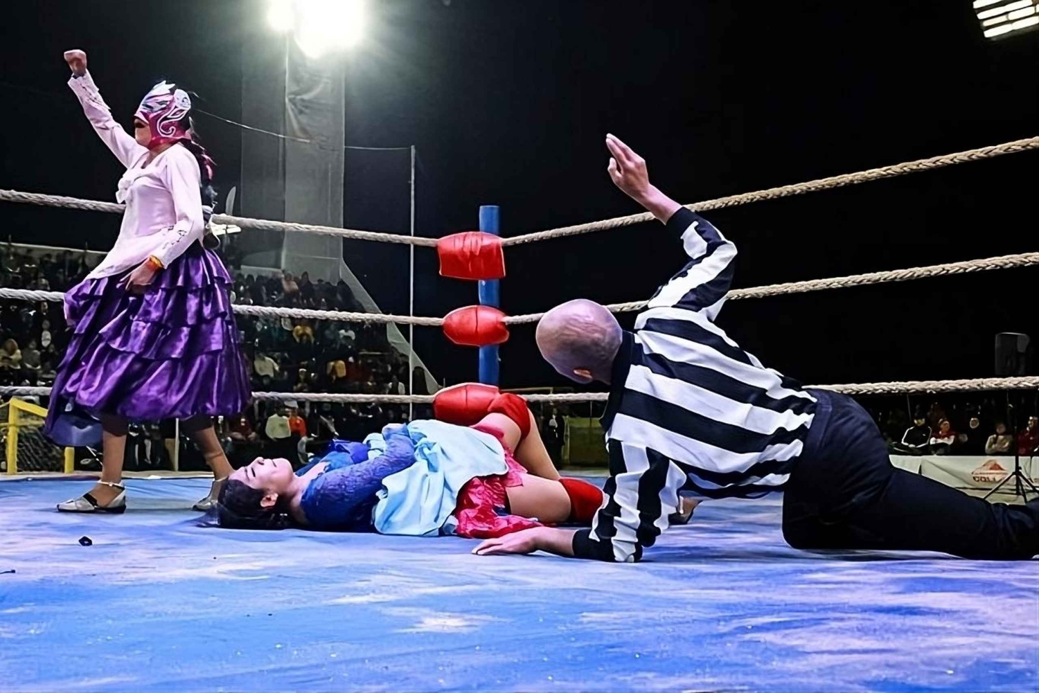 Cholitas Wrestling: Espetáculo de Cholitas no Rink