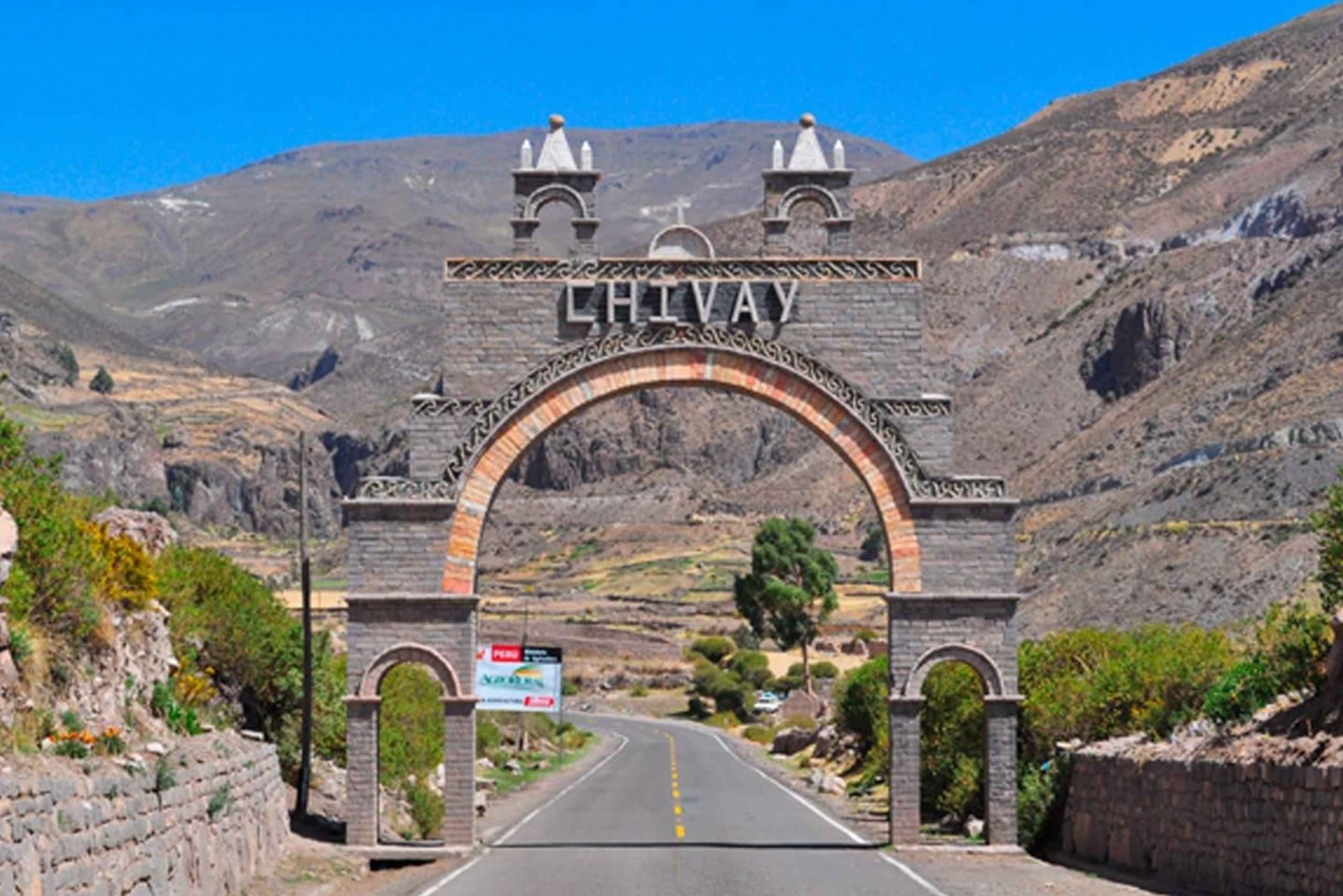 Excursión al Cañón del Colca 2 Días con Final en Puno