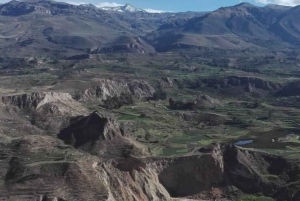 Passeio turístico ao Cânion do Colca 2D1N e traslado a Puno