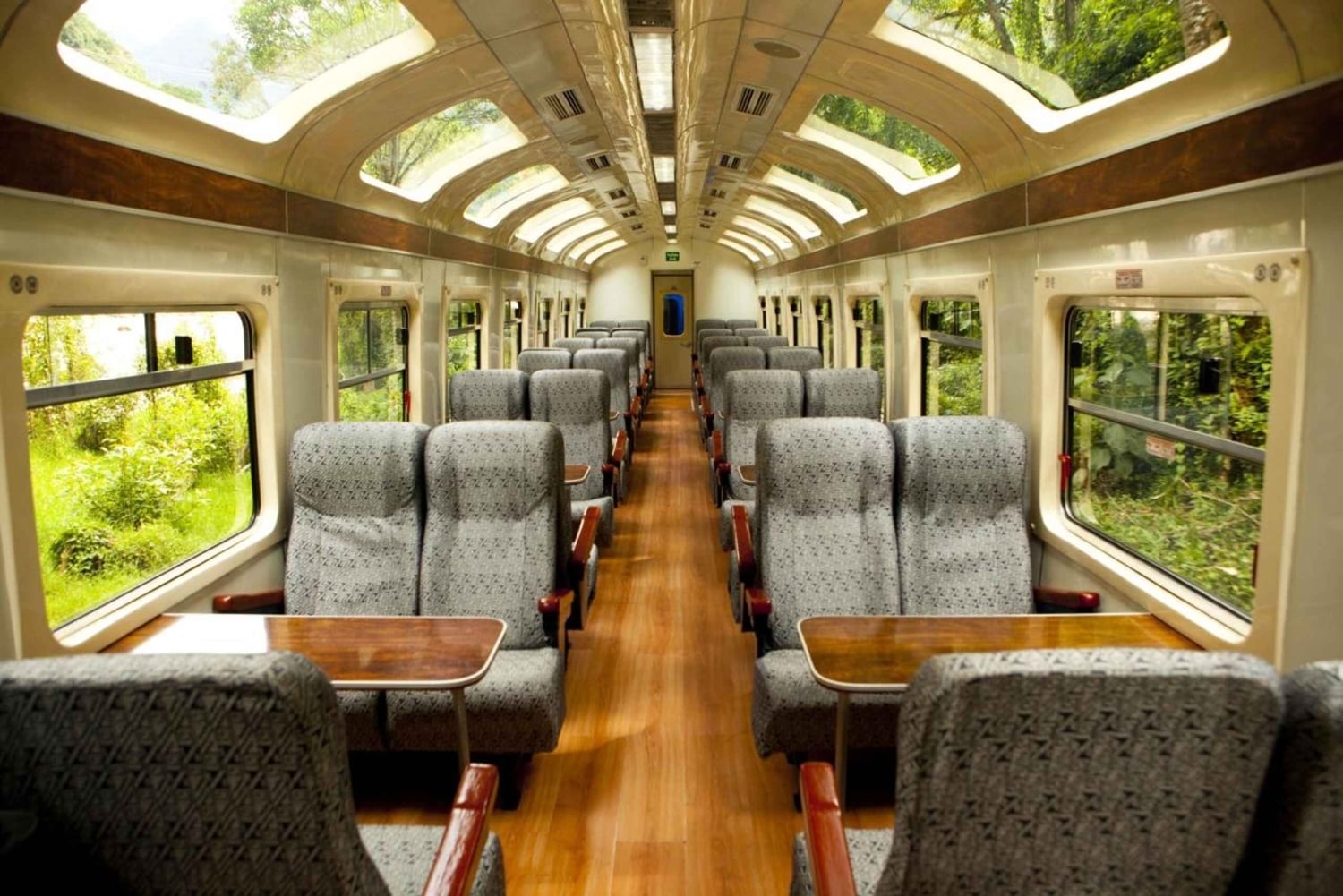 Cusco: Vistadome trein naar Aguas Calientes heen en terug