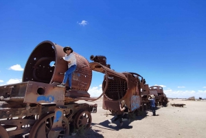 Day Tour Uyuni Salt Flats with lunch and sunset