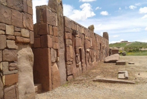 Desde la Paz :Führung durch die Tiwanaku-Ruinen