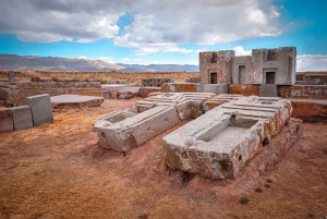 Desde la Paz :Rondleiding door de ruïnes van Tiwanaku