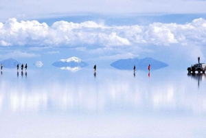 Udflugt til Salar de Uyuni fra Lima