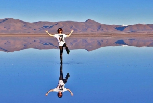 Excursão ao Salar de Uyuni, pernoite em ônibus de ida e volta